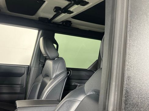Used 2025 Ford Bronco Badlands image 20