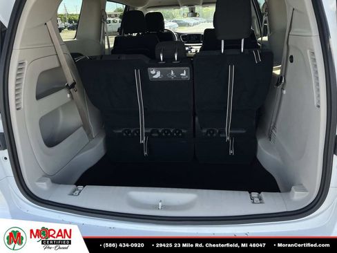 Used 2021 Chrysler Voyager LX FWD image 11
