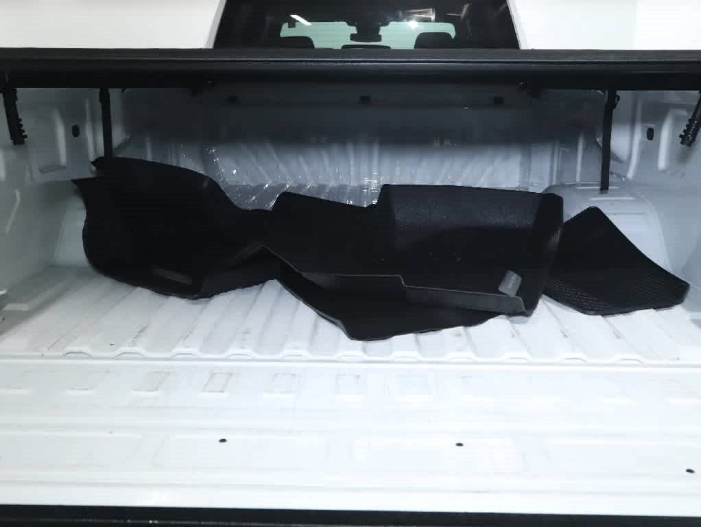 Used 2025 Chevrolet Silverado 2500 Custom w/ Custom Convenience Package AWD/4WD image 30