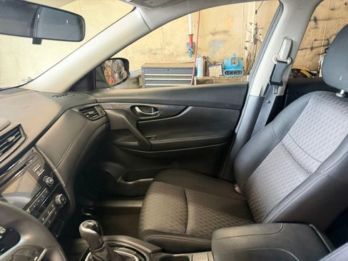 Used 2017 Nissan Rogue S w/ S Appearance Package AWD/4WD image 32