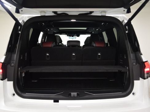 Certified 2026 INFINITI QX80 Autograph w/ Premium Cargo Package AWD/4WD image 41