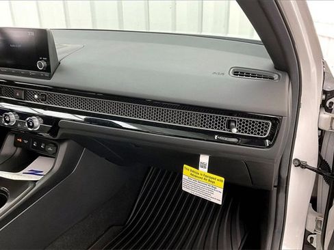Certified 2025 Honda Civic Sport image 17