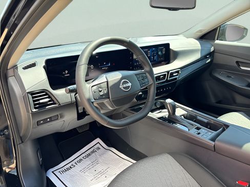 New 2026 Nissan Sentra SV w/ SV Convenience Package FWD image 16