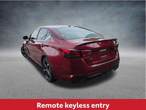 Used 2023 Nissan Altima 2.5 SR w/ SR Premium Package FWD image 6