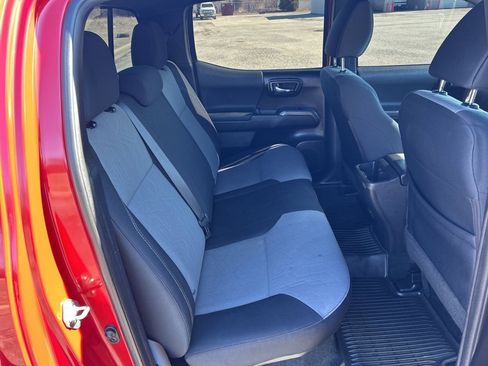 Used 2021 Toyota Tacoma TRD Off-Road image 23