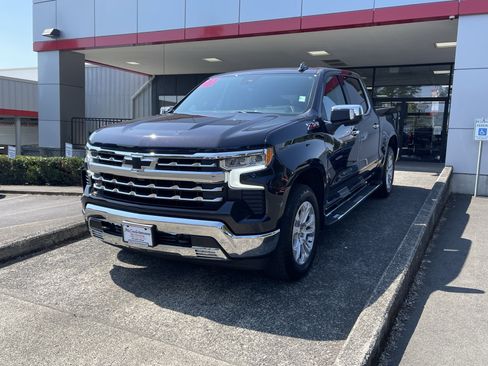 Used 2022 Chevrolet Silverado 1500 LTZ AWD/4WD image 3
