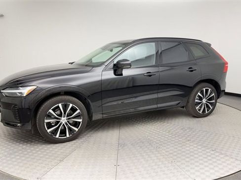 Certified 2025 Volvo XC60 B5 Plus image 6