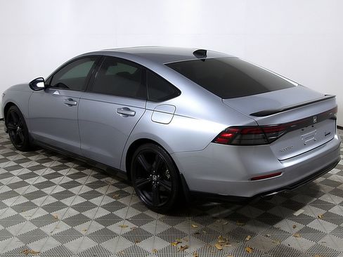 Used 2023 Honda Accord Sport image 9