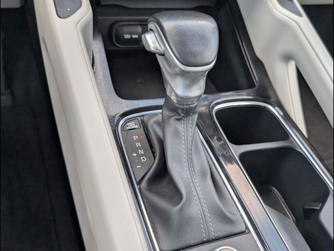 Used 2024 Kia Telluride S FWD image 15