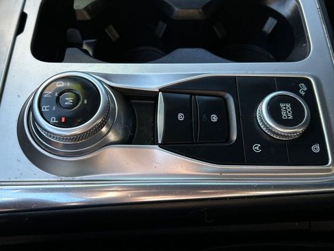 Used 2020 Ford Explorer XLT w/ Equipment Group 202A image 33