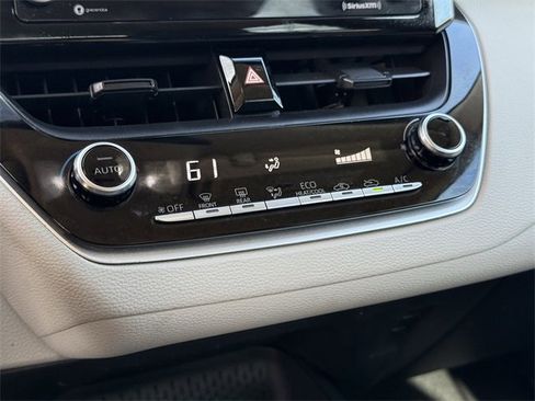 Used 2022 Toyota Corolla LE image 18