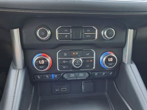 Used 2021 GMC Yukon SLT w/ SLT Premium Package AWD/4WD image 24