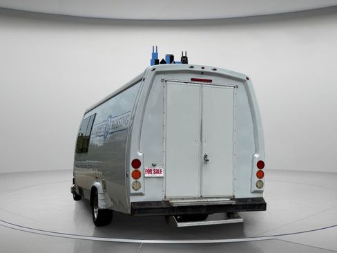 Used 2016 Ford E-450 and Econoline 450 Super Duty w/ Shuttle Bus Prep Package image 4