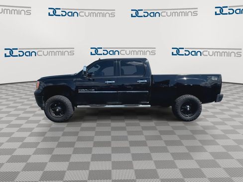 Used 2012 GMC Sierra 2500 Denali w/ Suspension Package, Off-Road AWD/4WD image 6
