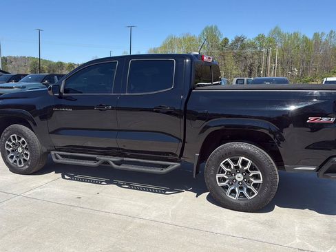 Used 2023 Chevrolet Colorado Z71 w/ Z71 Convenience Package 2 AWD/4WD image 10