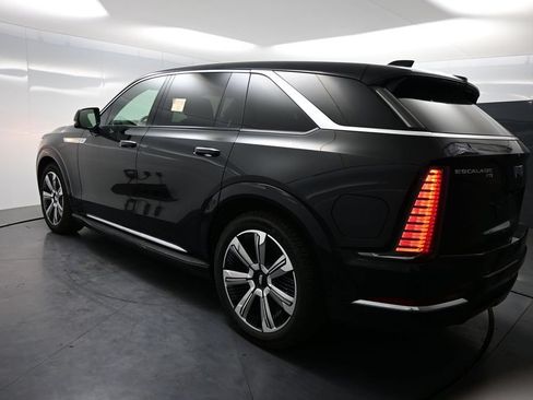Used 2025 Cadillac Escalade IQ Luxury 2 w/ LPO, Premium Carpet Package AWD/4WD image 6