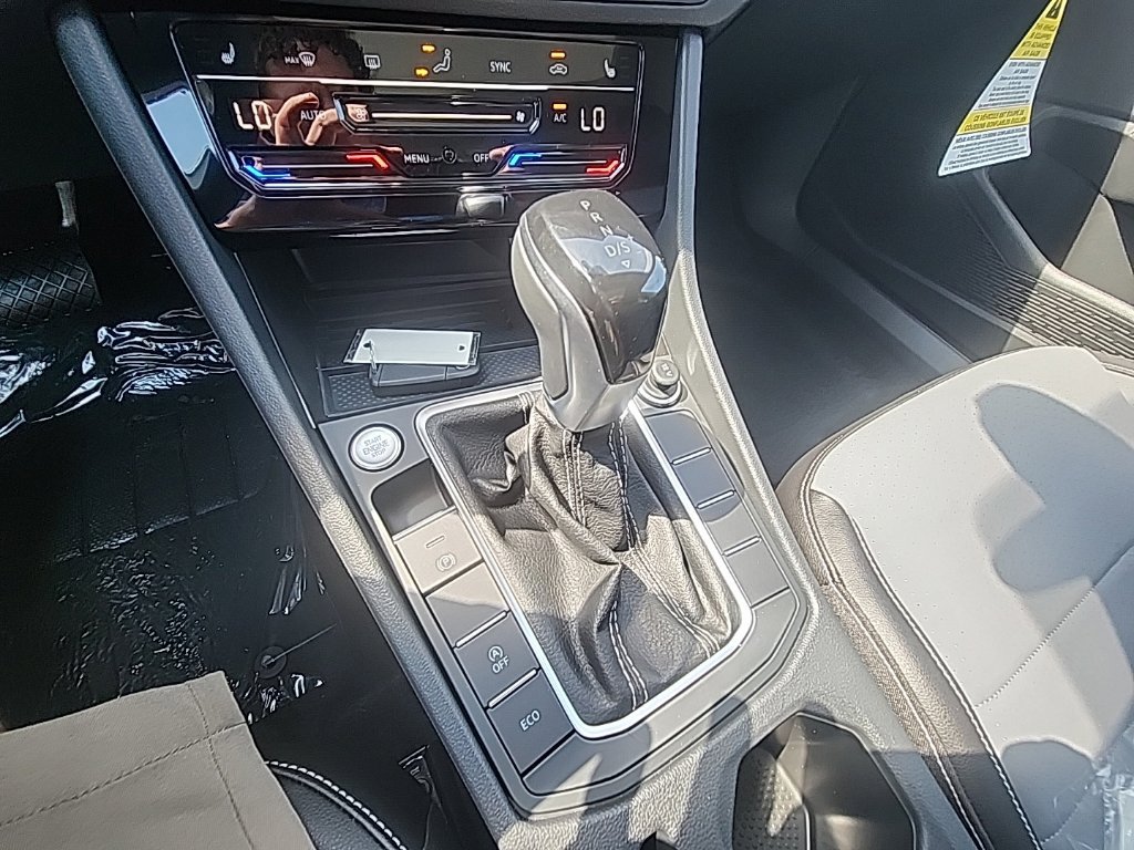 New 2026 Volkswagen Jetta SE FWD image 18