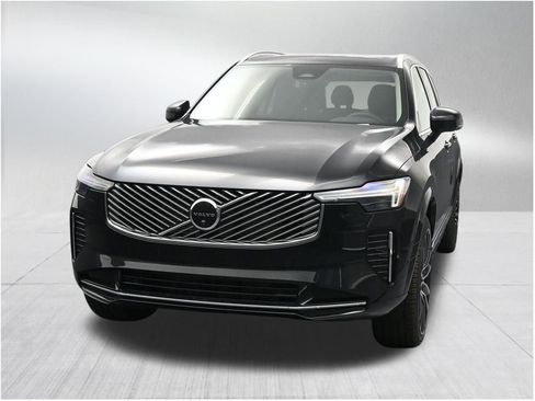New 2026 Volvo XC90 B5 Plus AWD/4WD image 8