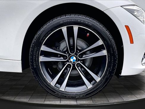 Used 2018 BMW 330i xDrive Sedan w/ Convenience Package AWD/4WD image 39