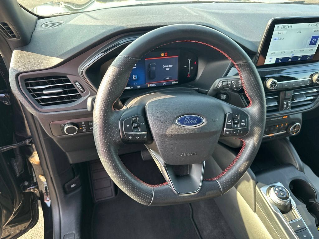 Certified 2025 Ford Escape ST-Line AWD/4WD image 15