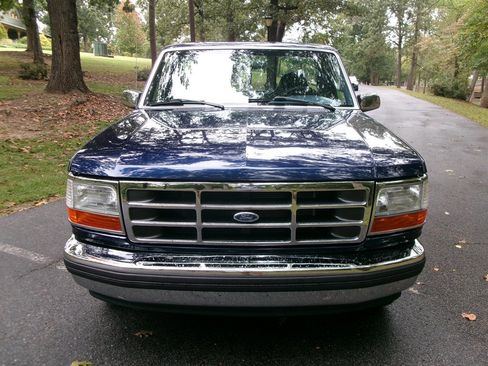 Used 1995 Ford F150 XLT image 2