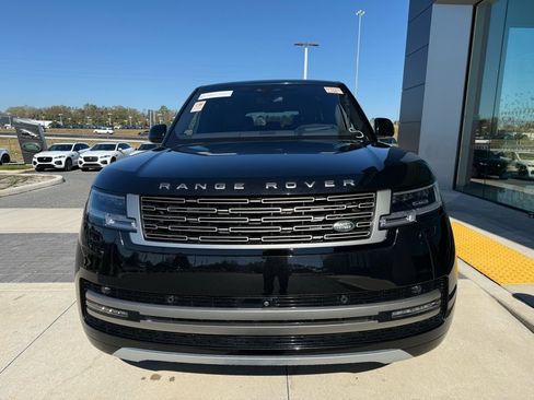 Used 2023 Land Rover Range Rover Long Wheelbase SE image 2