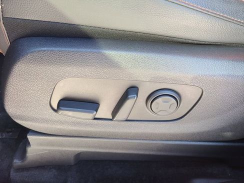 Used 2025 Kia Carnival SX Prestige image 22