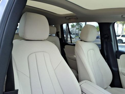 Used 2021 Mercedes-Benz GLB 250 image 12