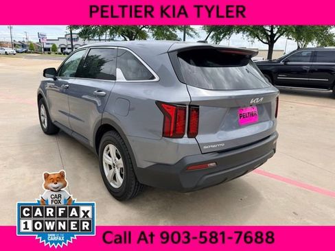 Used 2023 Kia Sorento LX FWD image 9