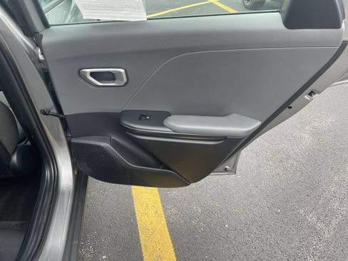 Used 2025 Kia K4 FWD image 36