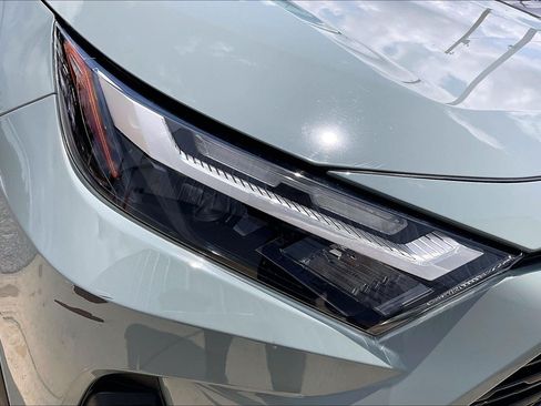 Used 2022 Toyota RAV4 XLE Premium AWD/4WD image 33