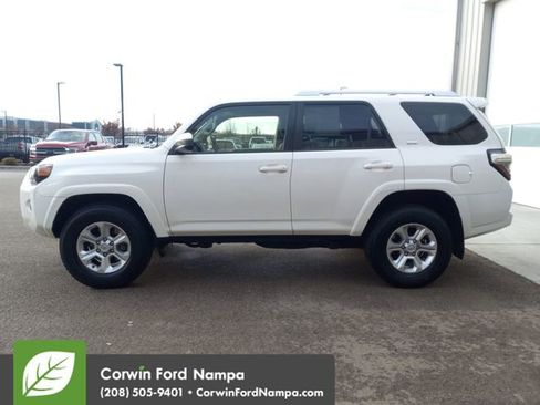 Used 2017 Toyota 4Runner SR5 image 6