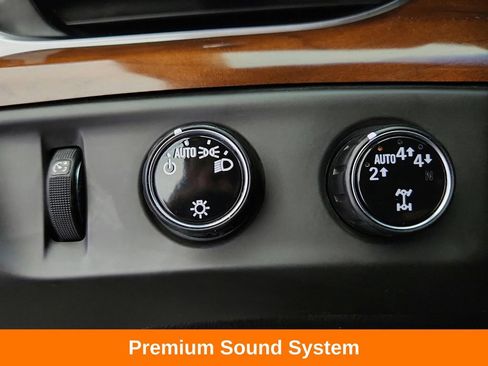 Used 2018 Cadillac Escalade Luxury AWD/4WD image 23