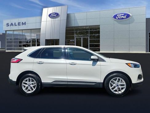 Certified 2022 Ford Edge SEL w/ Convenience Package AWD/4WD image 3