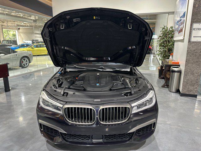 Used 2019 BMW M760i xDrive w/ Luxury Rear Seating Package AWD/4WD image 25
