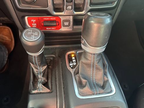 Used 2022 Jeep Wrangler Unlimited Rubicon 4xe w/ Steel Bumper Group image 12