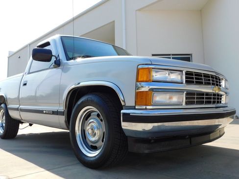 Used 1993 Chevrolet Silverado 1500 2WD Regular Cab image 35