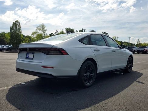 New 2025 Honda Accord SE image 4