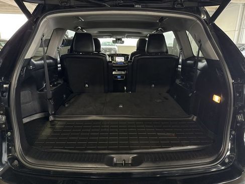 Used 2019 Toyota Highlander XLE image 22
