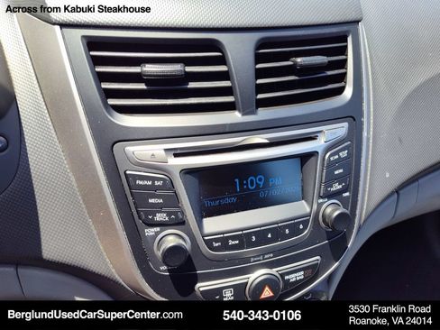 Used 2016 Hyundai Accent SE FWD image 25