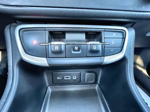 Used 2024 GMC Terrain SLE image 15