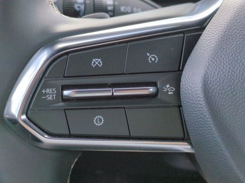 Used 2026 Chevrolet Traverse LT AWD/4WD image 19