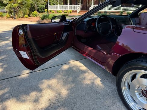 Used 1993 Chevrolet Corvette Convertible RWD image 50