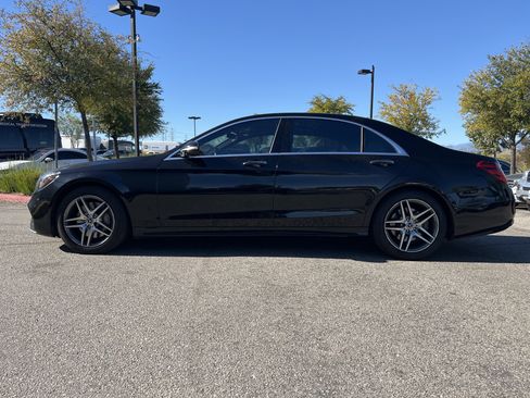 Used 2020 Mercedes-Benz S 560 Sedan image 2