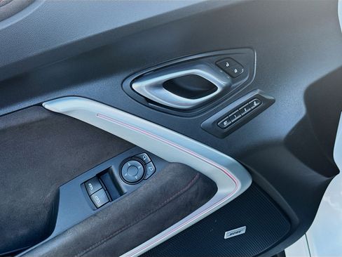Used 2018 Chevrolet Camaro ZL1 image 16