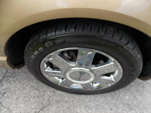 Used 2005 Ford Thunderbird RWD image 20