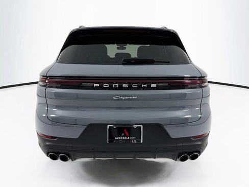 Certified 2024 Porsche Cayenne AWD/4WD image 6