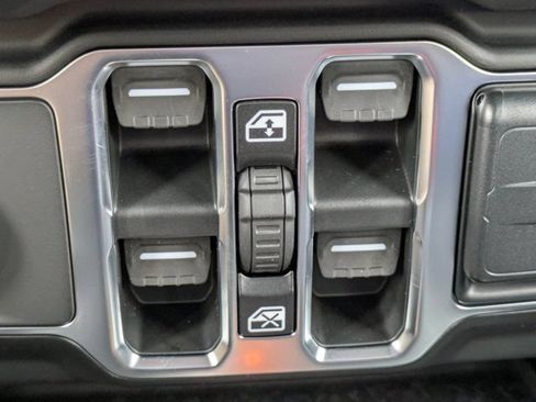 New 2026 Jeep Wrangler Unlimited Sahara AWD/4WD image 23