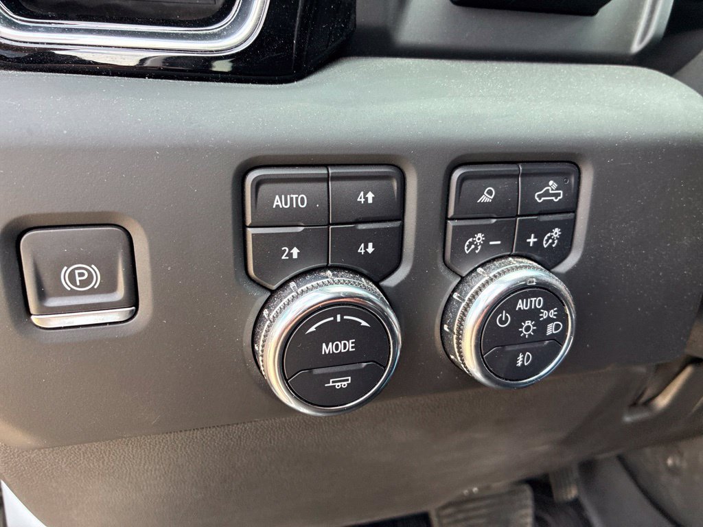 Used 2024 GMC Sierra 2500 Denali w/ Denali Reserve Package AWD/4WD image 11