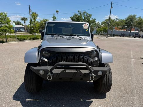 Used 2016 Jeep Wrangler Unlimited Sahara AWD/4WD image 3
